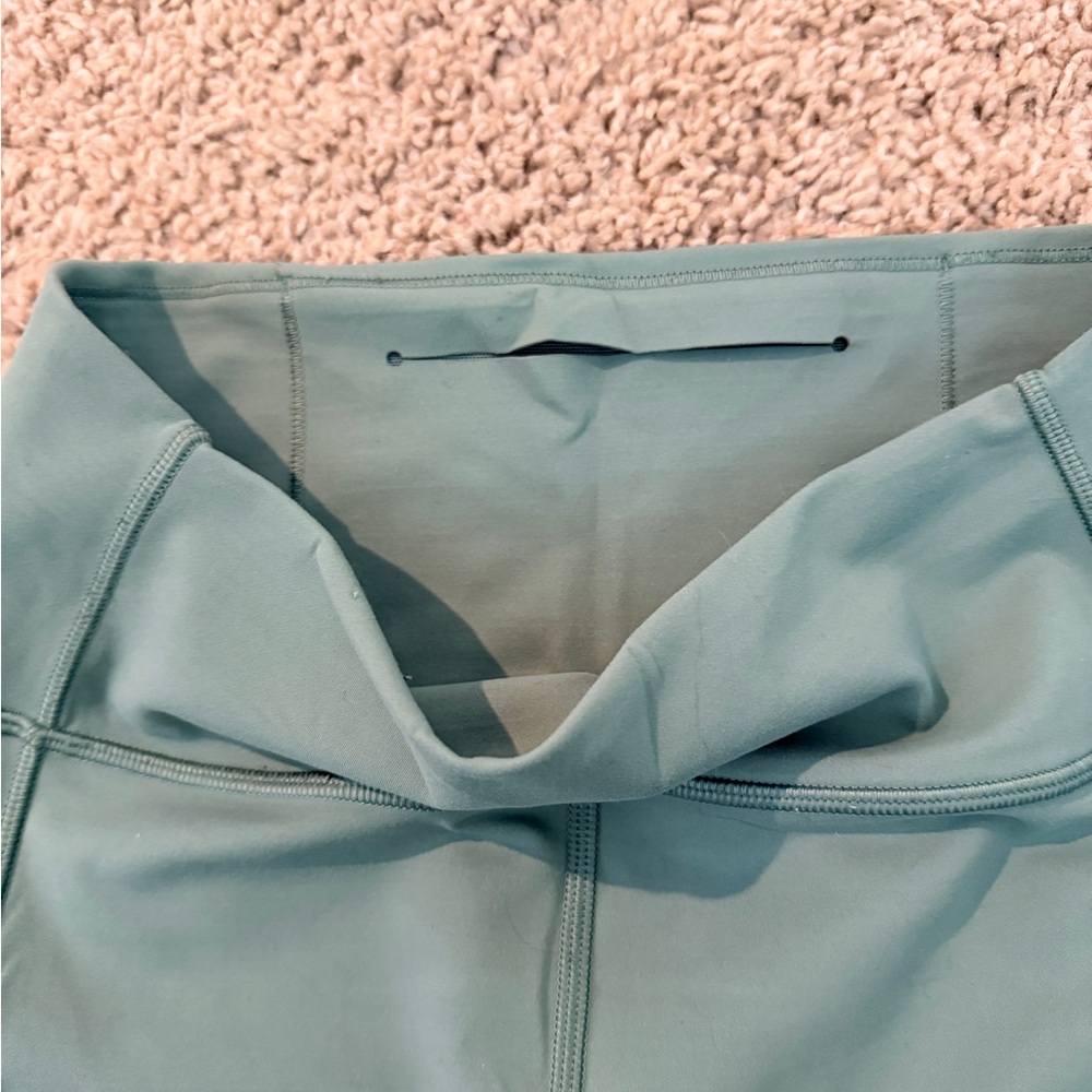 Lululemon in Movement tights- light teal blue-green leggings - Picture 4 of 7